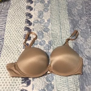 Victoria’s Secret nude bra